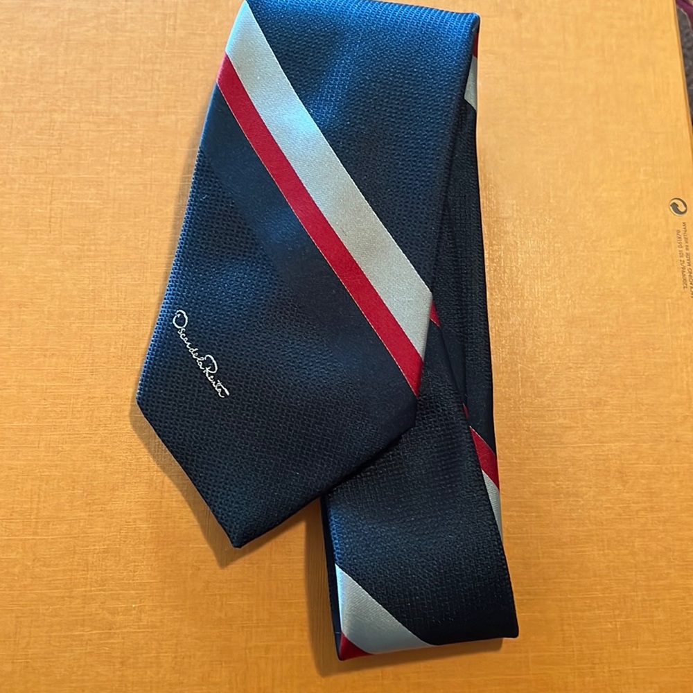 Oscar de la renta tie authentic